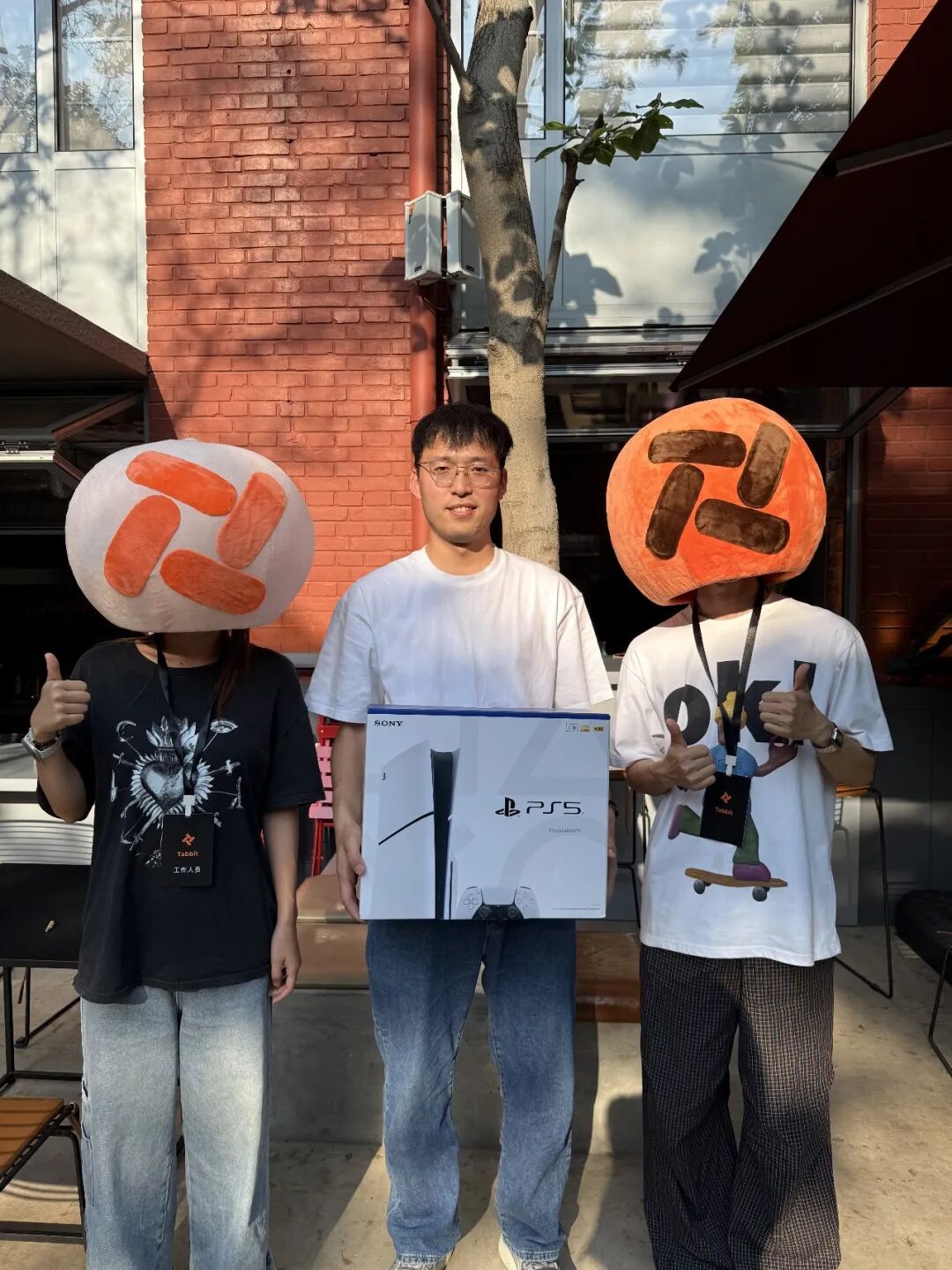 Someone Won a PS5! The MacBook Is Still Waiting for Its Owner